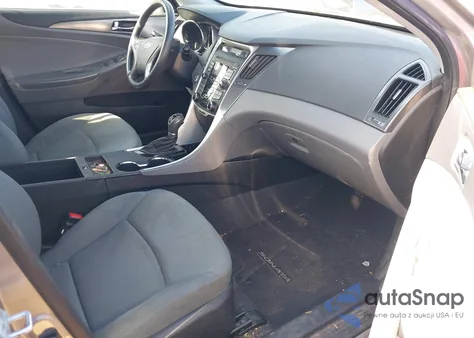 2011 Hyundai Sonata Hybrid from USA, damaged, VIN KMHEC4A40BA003270